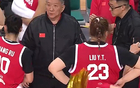 什么情况？女篮2米中锋，首发3分钟 遭到宫鲁鸣弃用 得0分